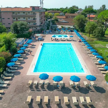 Costa Paradiso 公寓式酒店