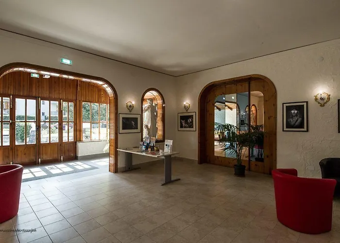 Costa Paradiso Aparthotel 3*