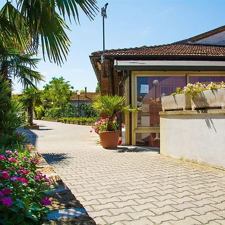 Costa Paradiso Aparthotel 3*