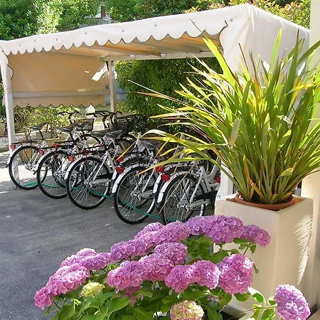 Апарт-отель Costa Paradiso 3*