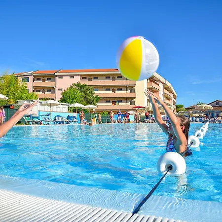 Costa Paradiso Апарт-отель 3*