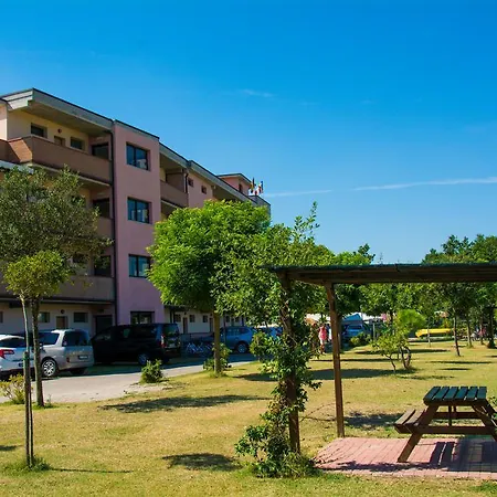 Costa Paradiso Апарт-отель 3*