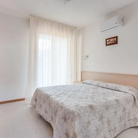 Апарт-отель Costa Paradiso 3*