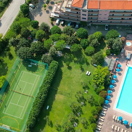 Costa Paradiso 3*